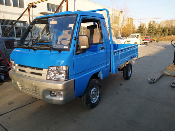 電動(dòng)牽引車(chē)